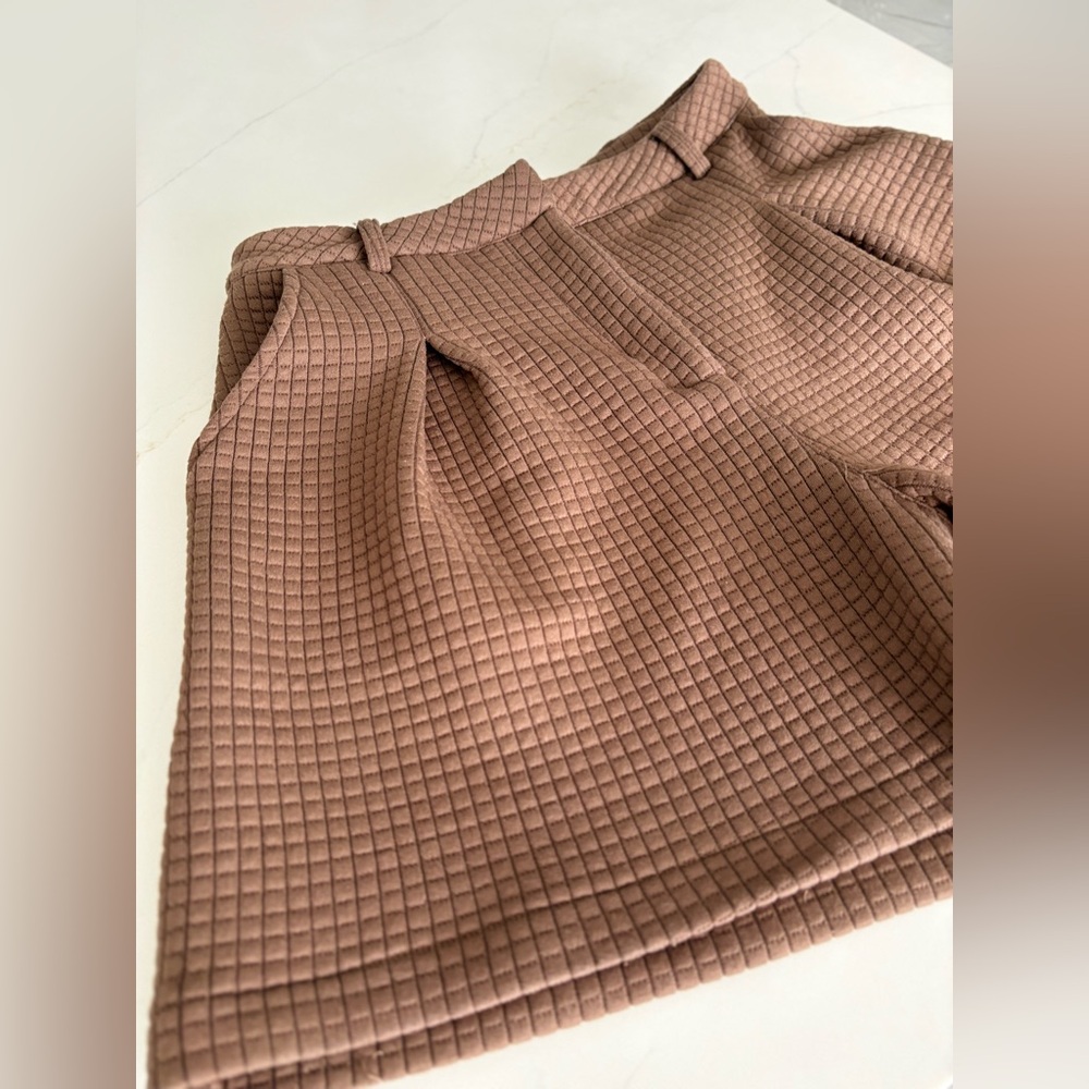 PLT TEXTURED SHORTS NEW SIZE 10